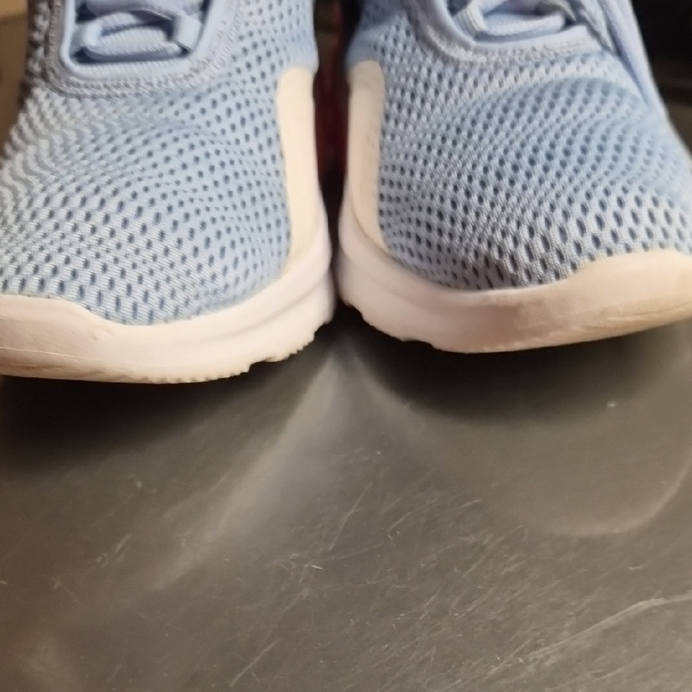 Air Max Nike Light Blue Mesh Sneakers with Coral Heel Accent - Picture 6 of 6